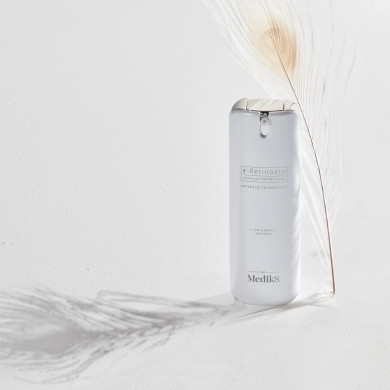 Medik8 R-Retinoate Oční sérum aktivující mládí 15 ml